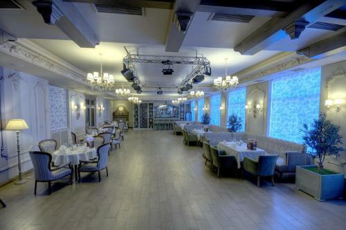 Kadgaron Hotel