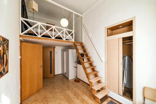 Apartment On Liteyny 60