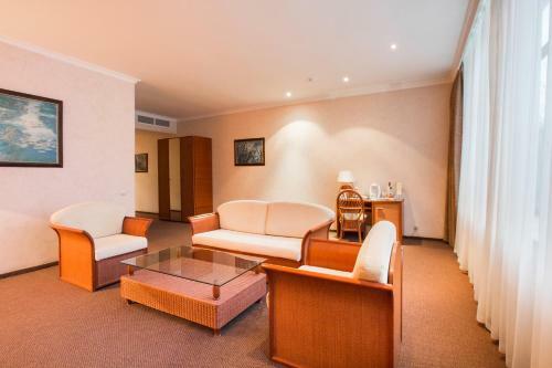 Arthurs Village & Spa Hotel