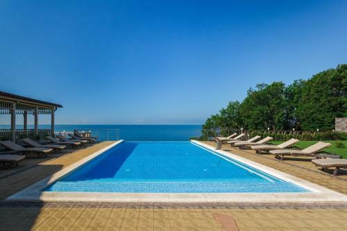 Grand Paradise Hotel