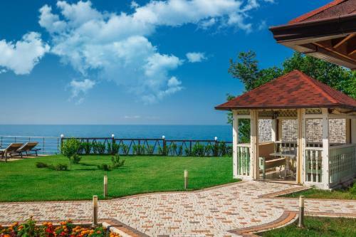 Grand Paradise Hotel