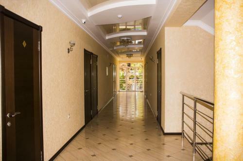 Grand Paradise Hotel