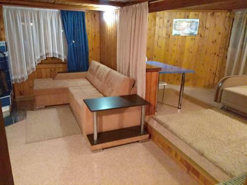 Hostal Lake House