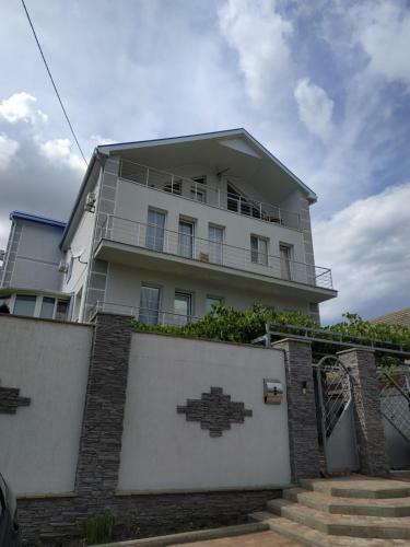 Hostal Uiutniy Dom Guest House