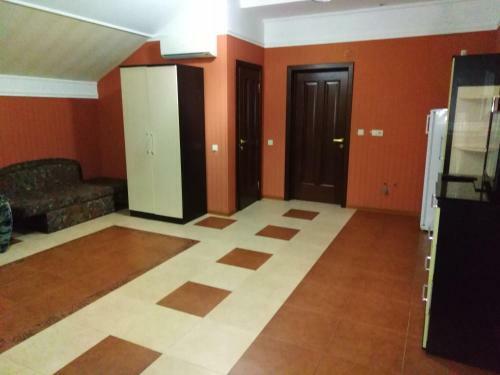 Hostal Uyut Guest House