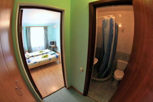 Hostal Uyut Guest House