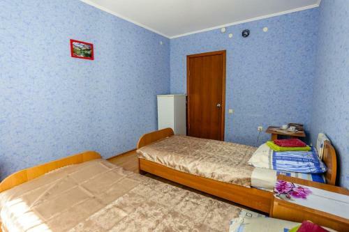 Hostal Uyut Guest House