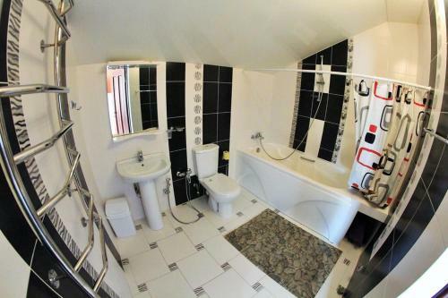 Hostal Uyut Guest House