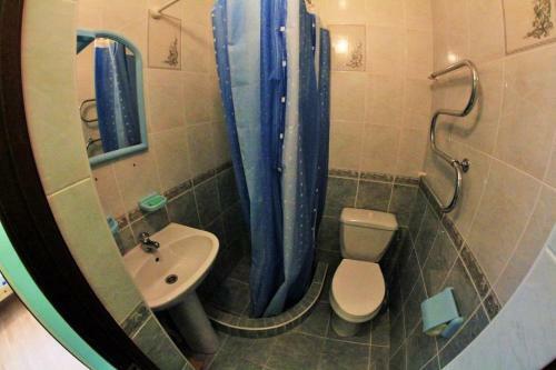 Hostal Uyut Guest House