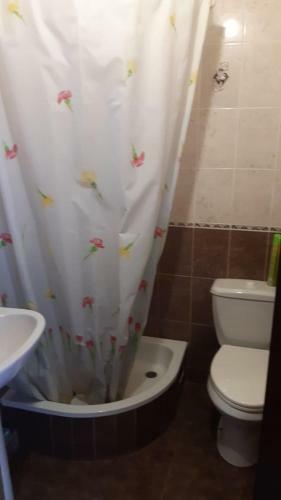 Hostal Uyut Guest House