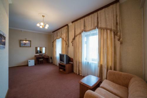 Hotel Postoyaly Dvor Grinn