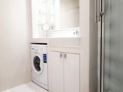 Apartment Oka Zalomova 9