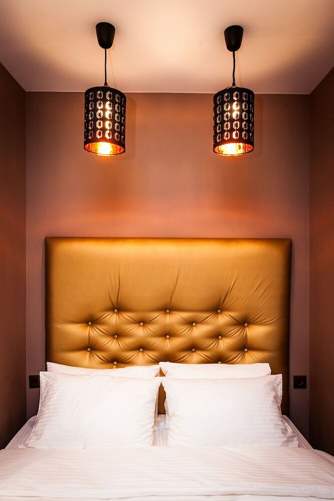 Leo Hotel