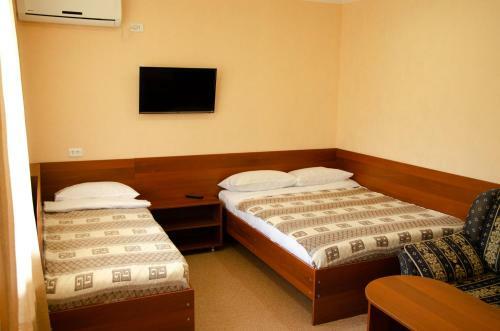 Hostal Raduga Guest House