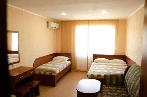 Hostal Raduga Guest House