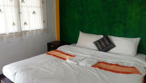 Hotel Umphangburi Resort