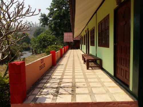 Hotel Umphangburi Resort