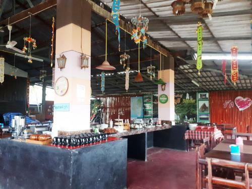 Hotel Umphangburi Resort