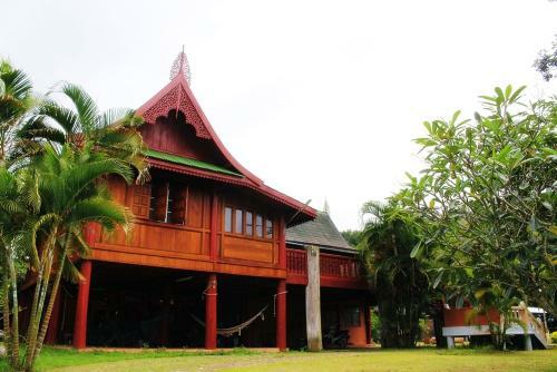 Hotel Umphangburi Resort