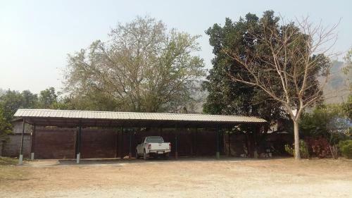 Hotel Umphangburi Resort