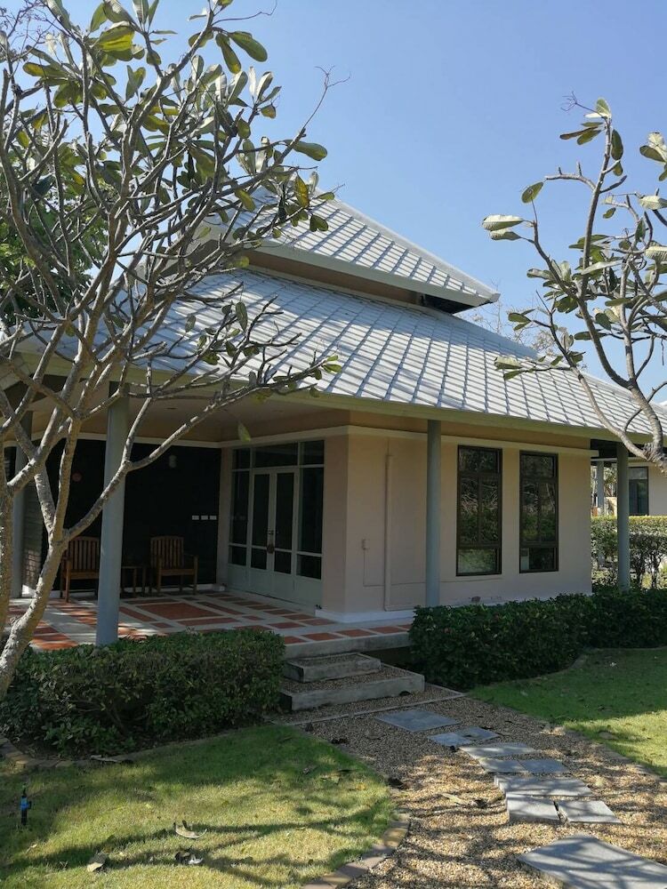 Hotel Sirarun Resort