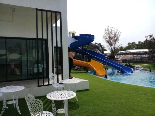 Hotel I View Park Resort