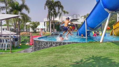 Hotel I View Park Resort