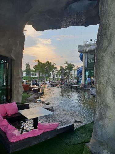 Hotel I View Park Resort