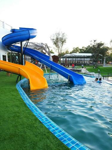 Hotel I View Park Resort
