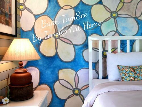 Hotel Tonsilp Art Home