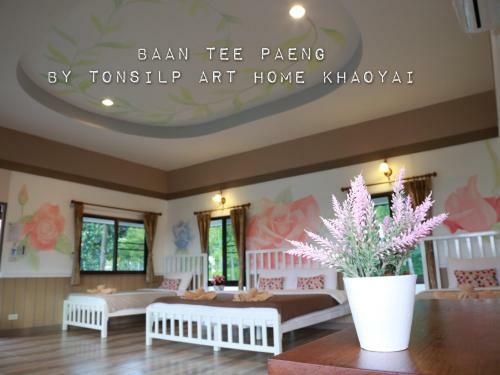 Hotel Tonsilp Art Home