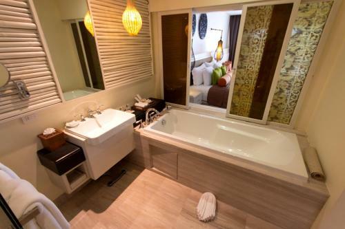 Hotel Natai Beach Resort And Spa