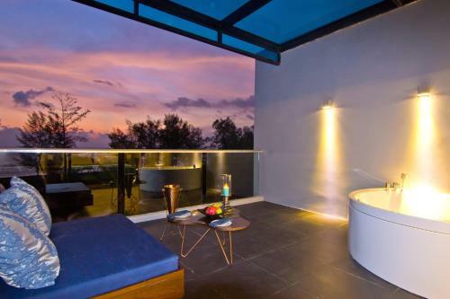 Hotel Away Phuket Le Coral