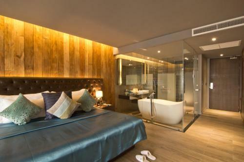 Hotel Away Phuket Le Coral