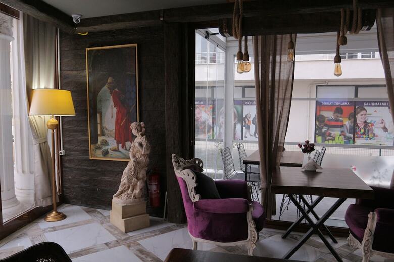 The Larossa Hotel