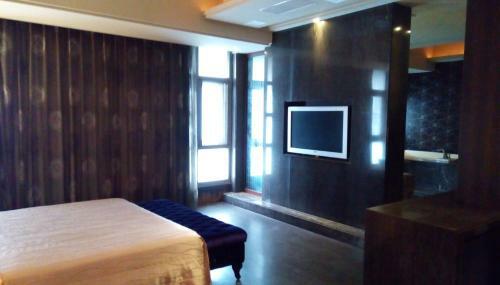 Hua Lun Motel