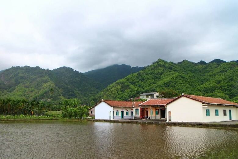 Hostal Yellow And Black Guest House