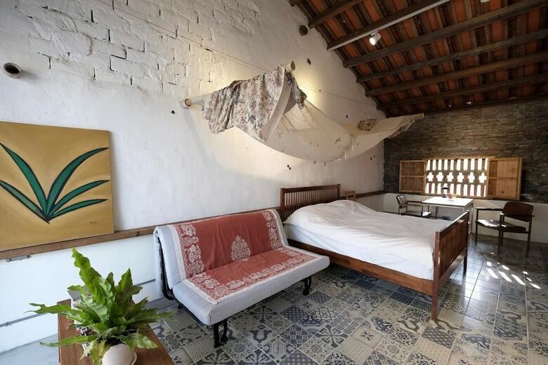Hostal Yellow And Black Guest House