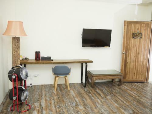 Home & Teak Residence