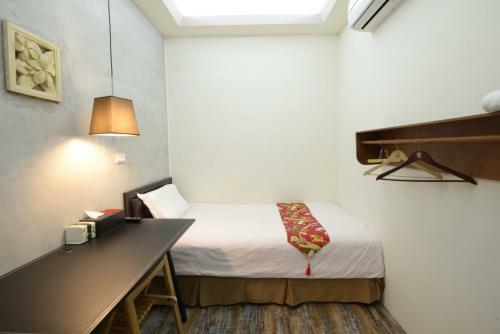 Home & Teak Residence