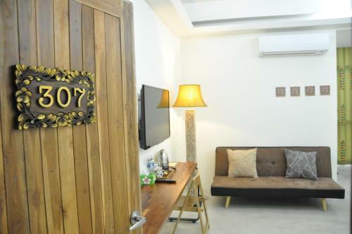 Home & Teak Residence