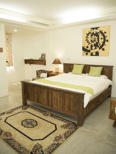 Home & Teak Residence