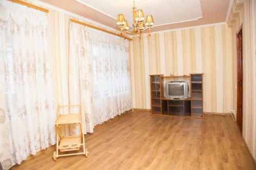 2 Rooms Apartment On Str. Shkilna 22. Luxury Class. Centre