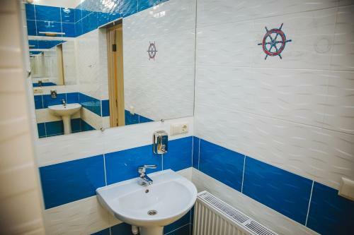 Alina Hotel & Hostel