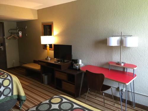 Hotel Super 8 By Wyndham Redfield