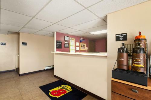 Hotel Super 8 By Wyndham Redfield