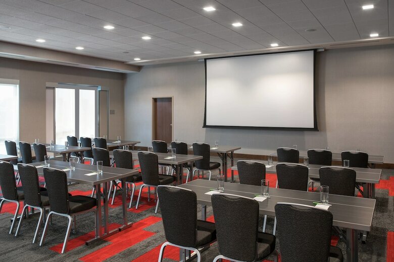 Hotel Courtyard By Marriott Pullman