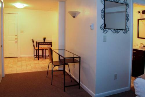 Motel Beverly Garden Suites