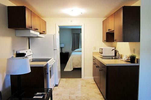 Motel Beverly Garden Suites