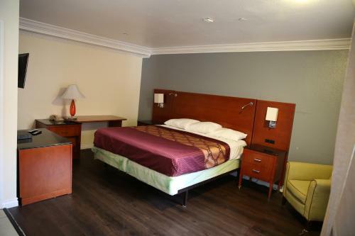 Motel Chateau Inn & Suites